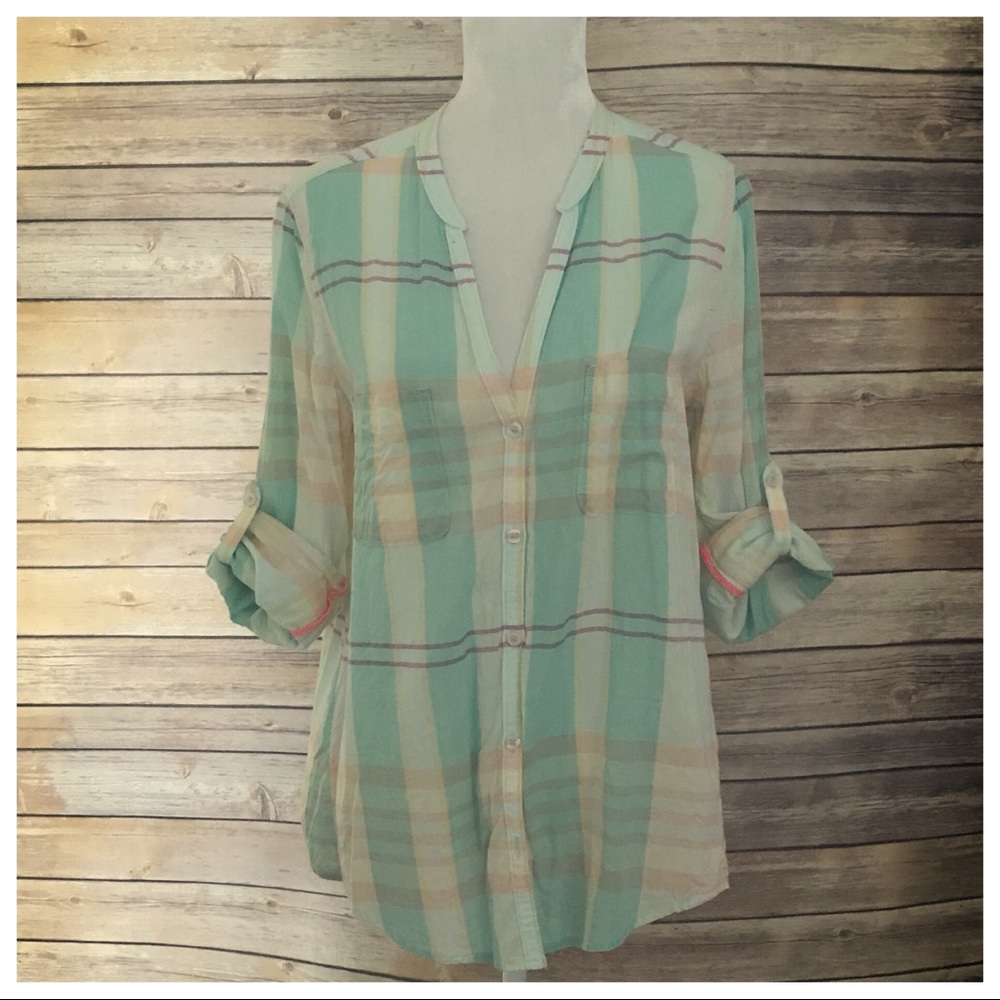 EUC HOLDING HORSES for ANTHRO 100% COTTON TOP